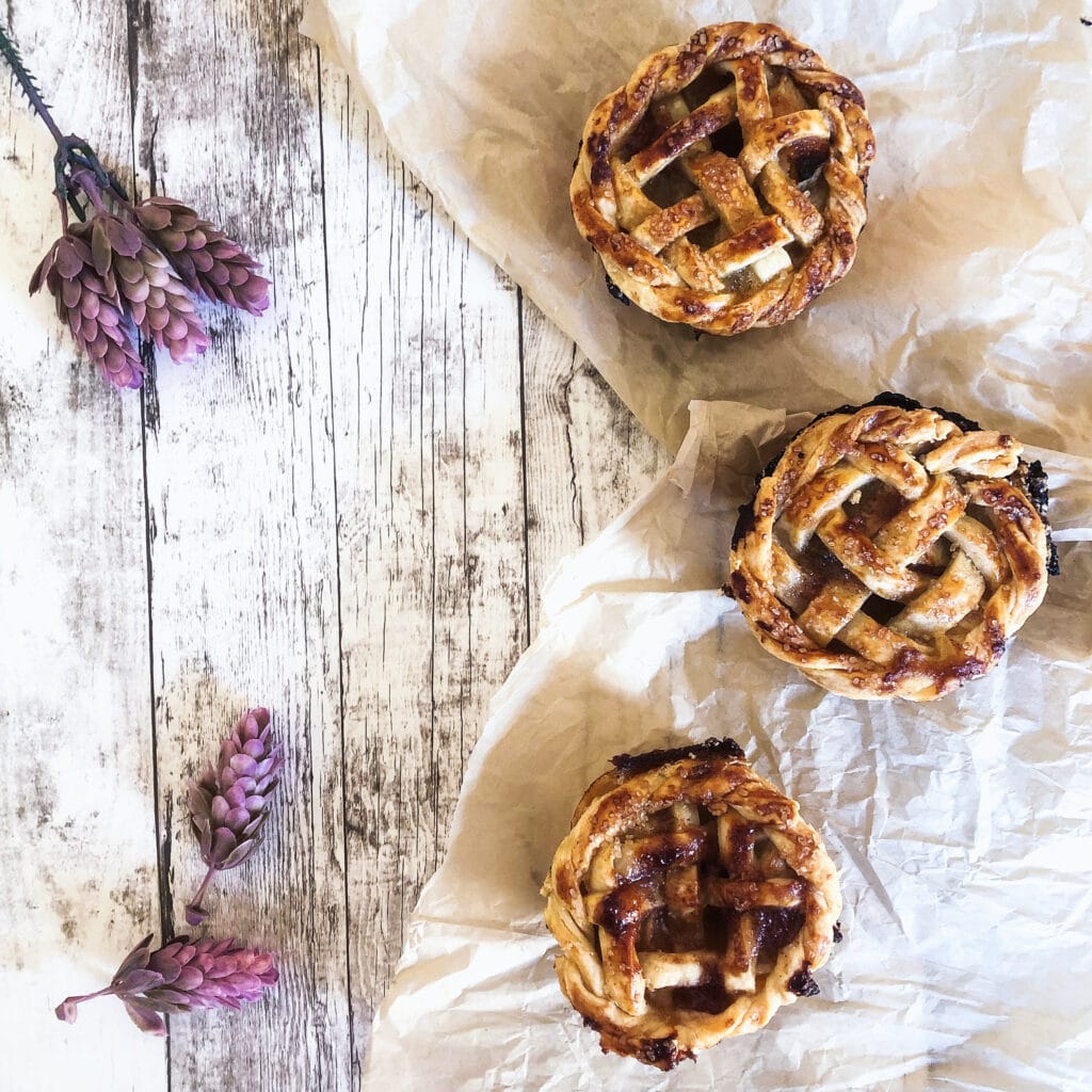 Learn how to make beautiful mini apple pies