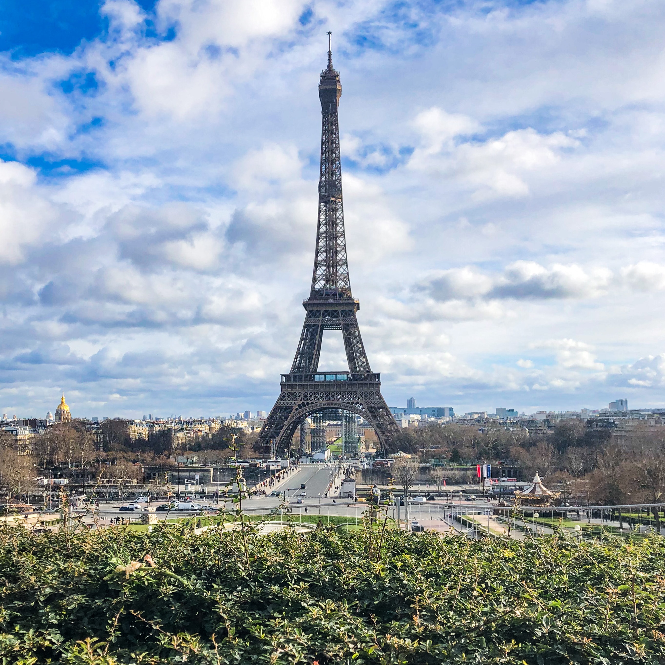 why-you-should-visit-paris-in-the-winter-halicopter-away