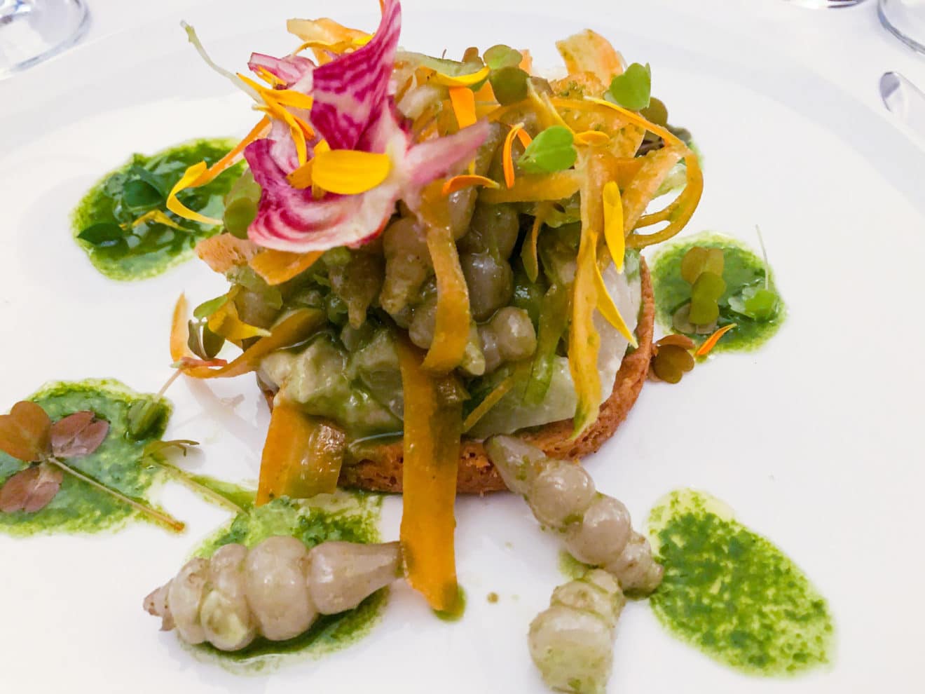 5-excellent-vegetarian-friendly-restaurants-in-paris-halicopter-away