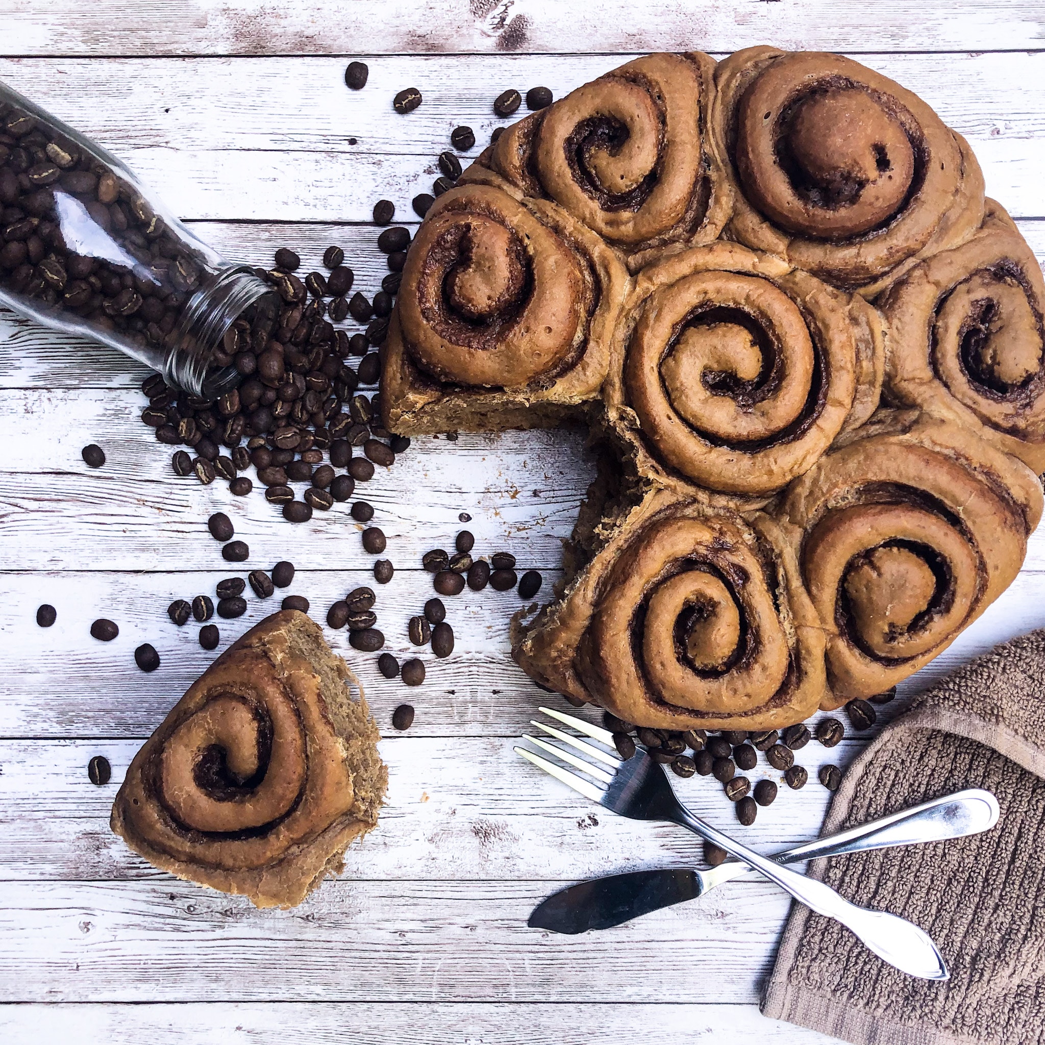 Fluffy coffee bread: brown sugar latte rolls