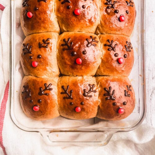 gingerbread spice reindeer bread rolls