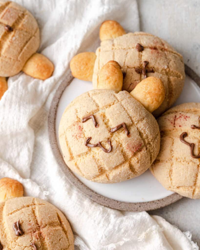 melon pan shaped like rabbits