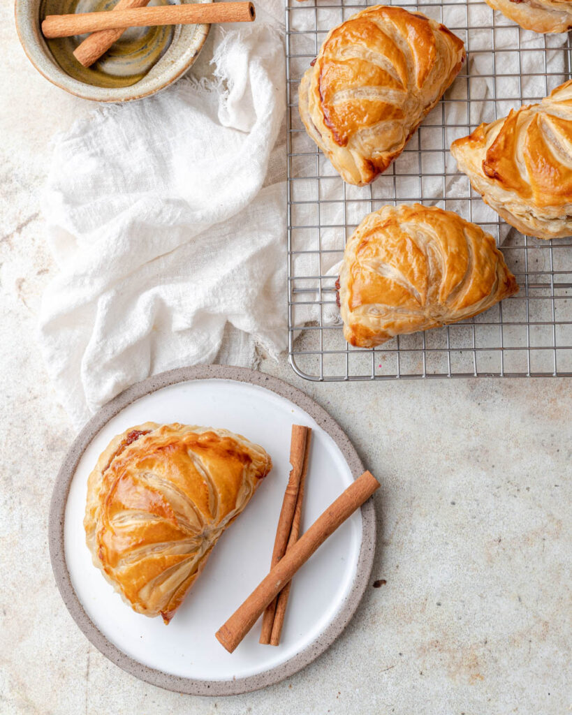 Chaussons aux pommes (apple turnovers)